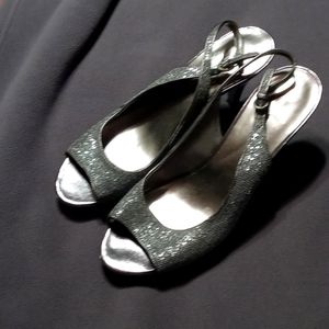 Nine West peep toe sling back party Heels